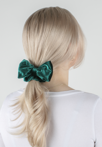 Trisa Fashion Samtscrunchie und Samtmasche auf Haarclip 15 cm grn